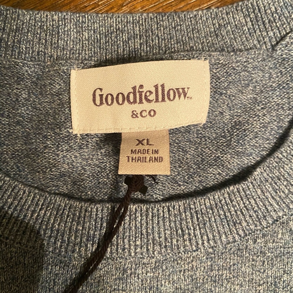 Men’s sweater
